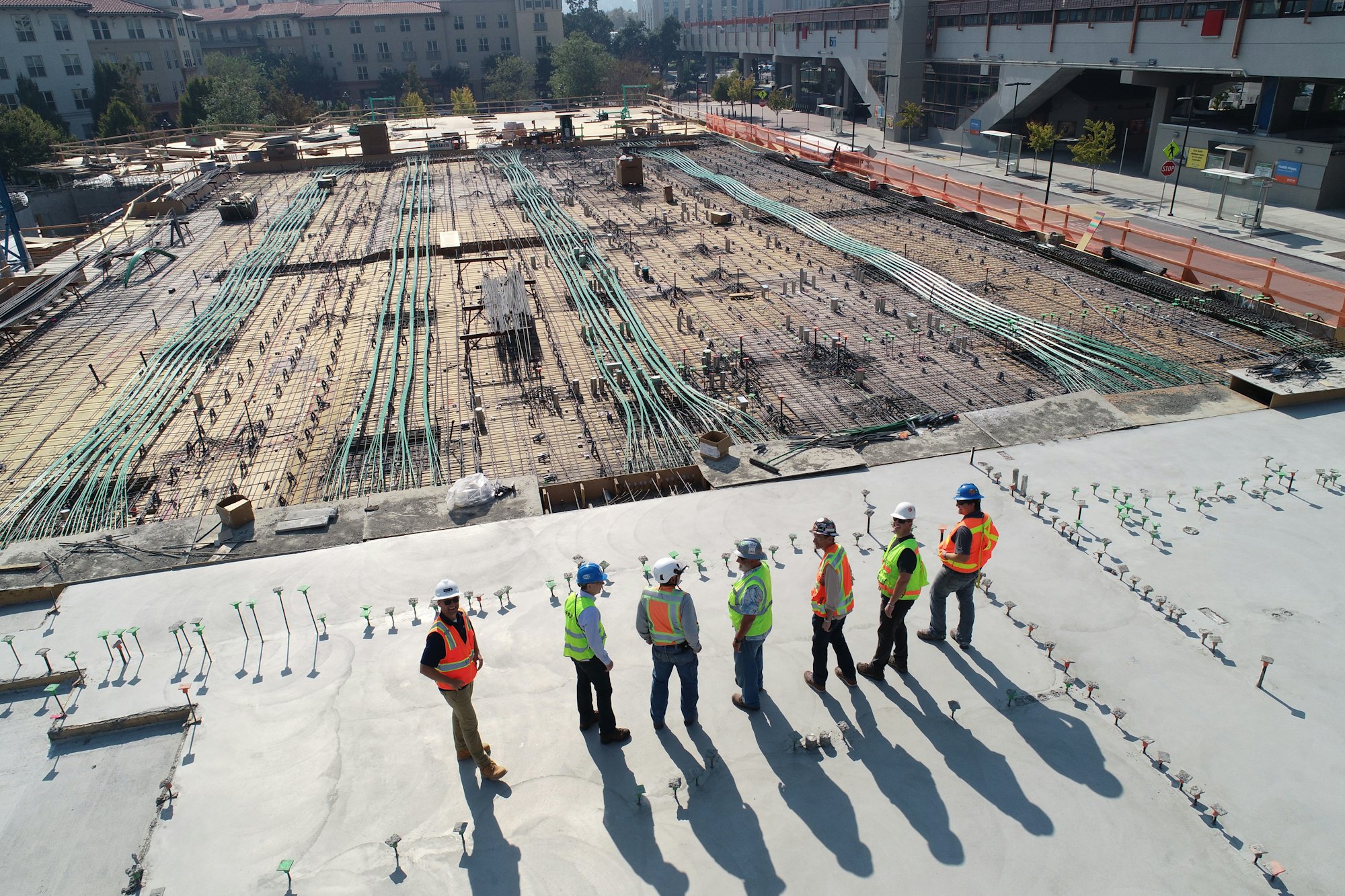 Tim lapangan Andikarya di lokasi proyek